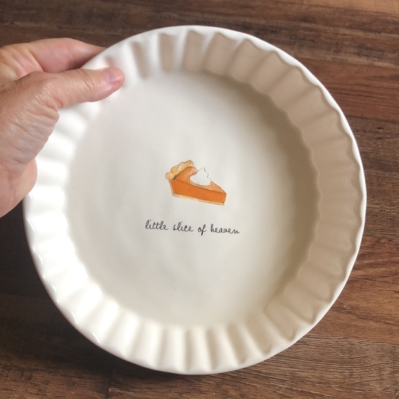 Rae Dunn LITTLE SLICE OF HEAVEN pie plate - Picture 3 of 7